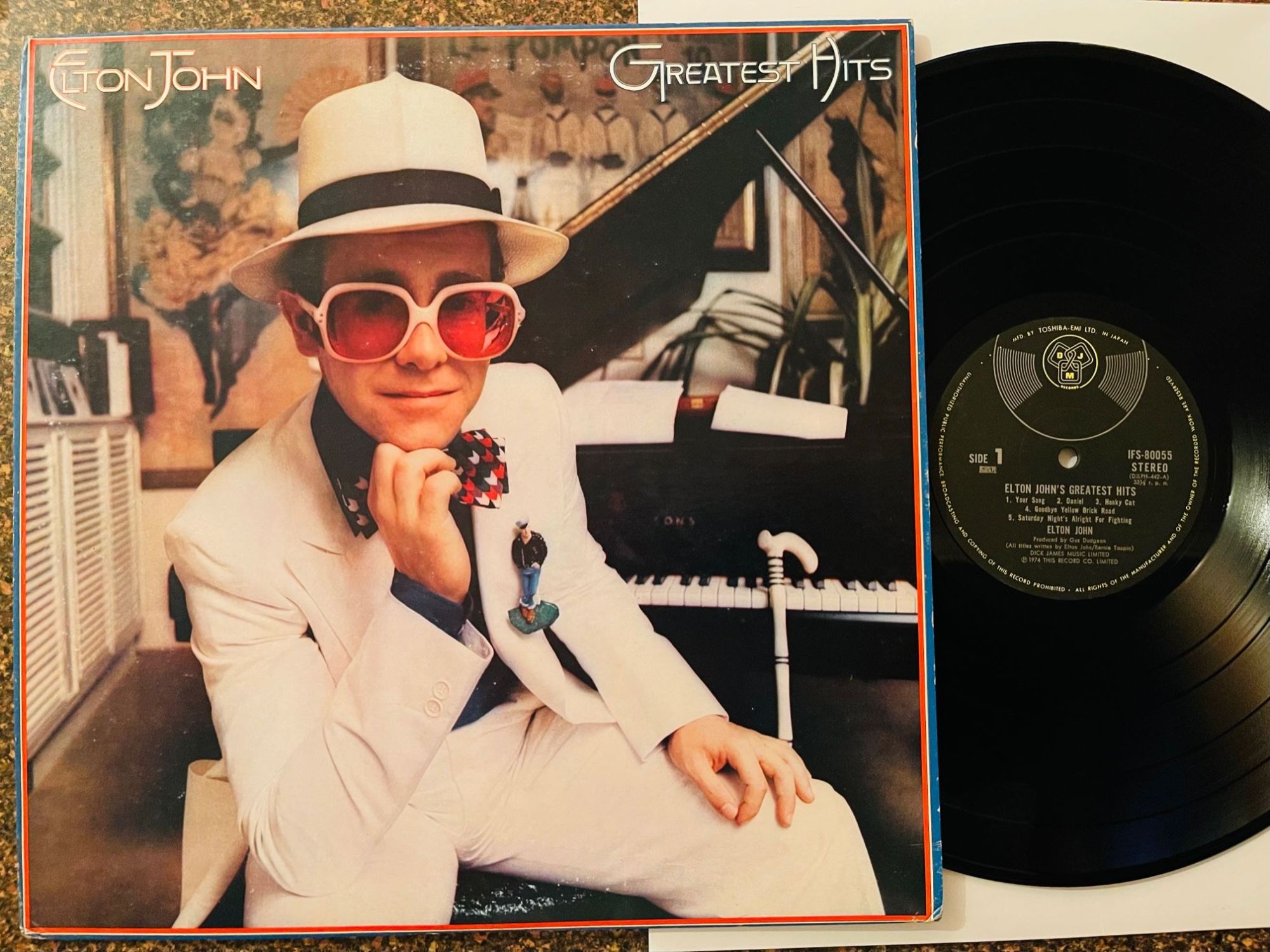 EltonJohnGreatestHits2.thumb.jpg.3e23ea0092c26310e46fd0bfb6b36d6b.jpg
