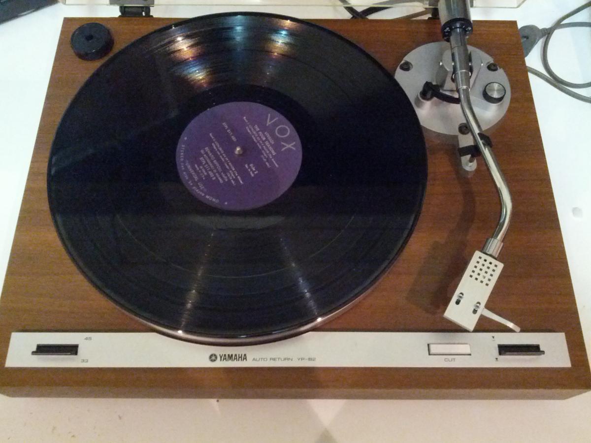Just picked up two turntables.. anyone know what they're worth ...