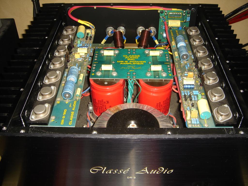 What are the benefits of a power amp with low input impedance