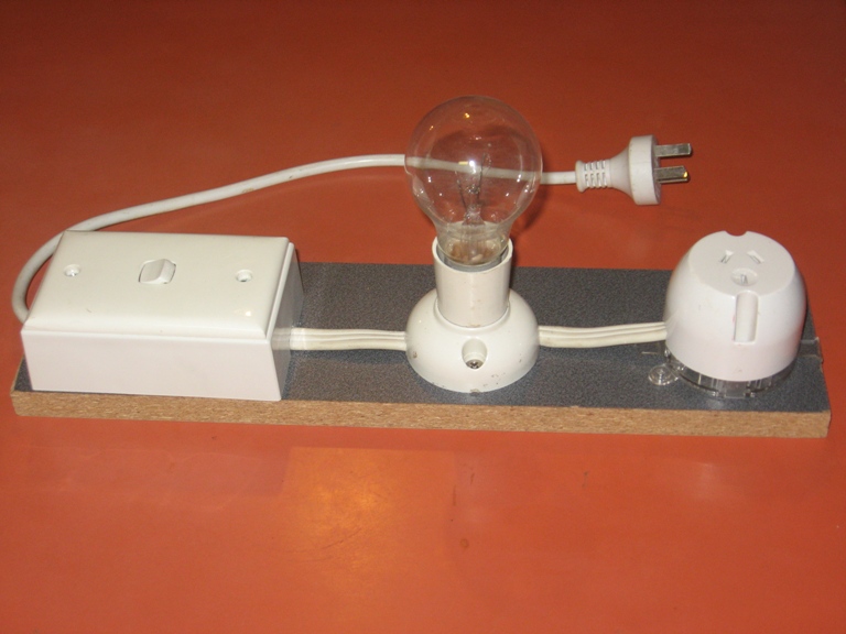 Dim bulb tester ﻿ DIY Audio Projects