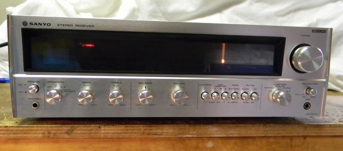 Ampli Tuner Vintage SANYO IC DCX-2300L - Modèle Rétro - Fonctionne Parfaitement