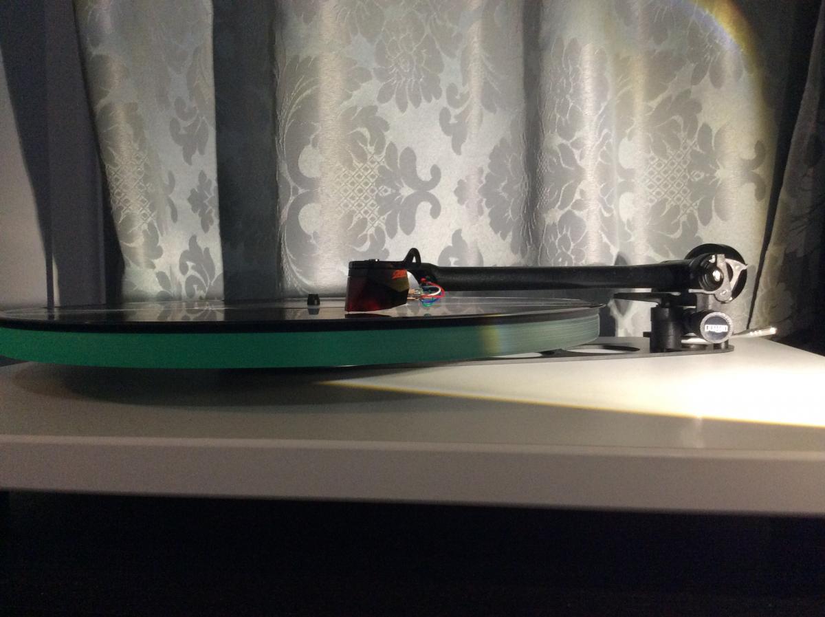 RP3, 2M red inner groove distortion. ﻿ Turntables, Record Players & Vinyl