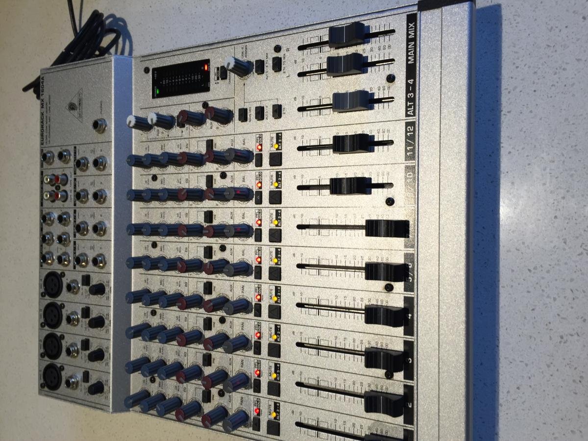 FS: Behringer Eurorack MX1604A Mixer - Stereo, Home Cinema