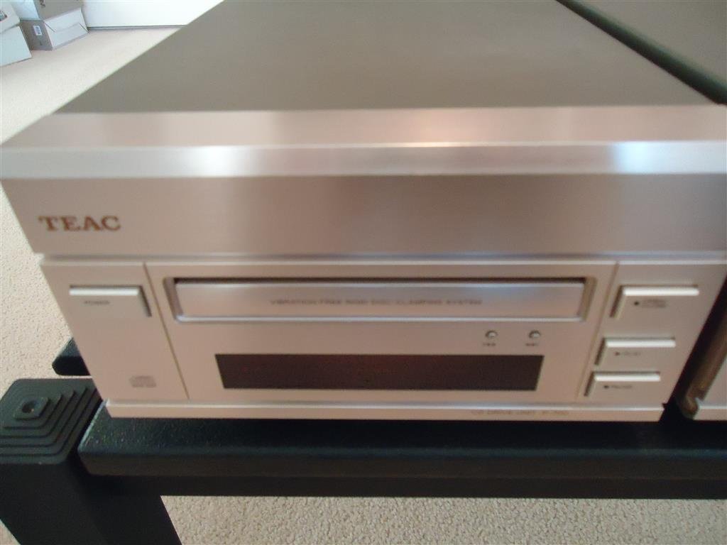 FS: Teac Multi-DAC D700 and CD Drive Unit P700 - Stereo, Home