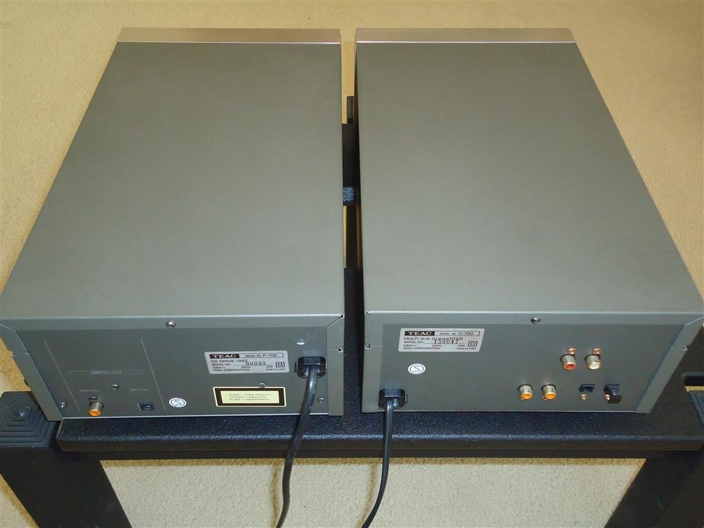FS: Teac Multi-DAC D700 and CD Drive Unit P700 - Stereo, Home