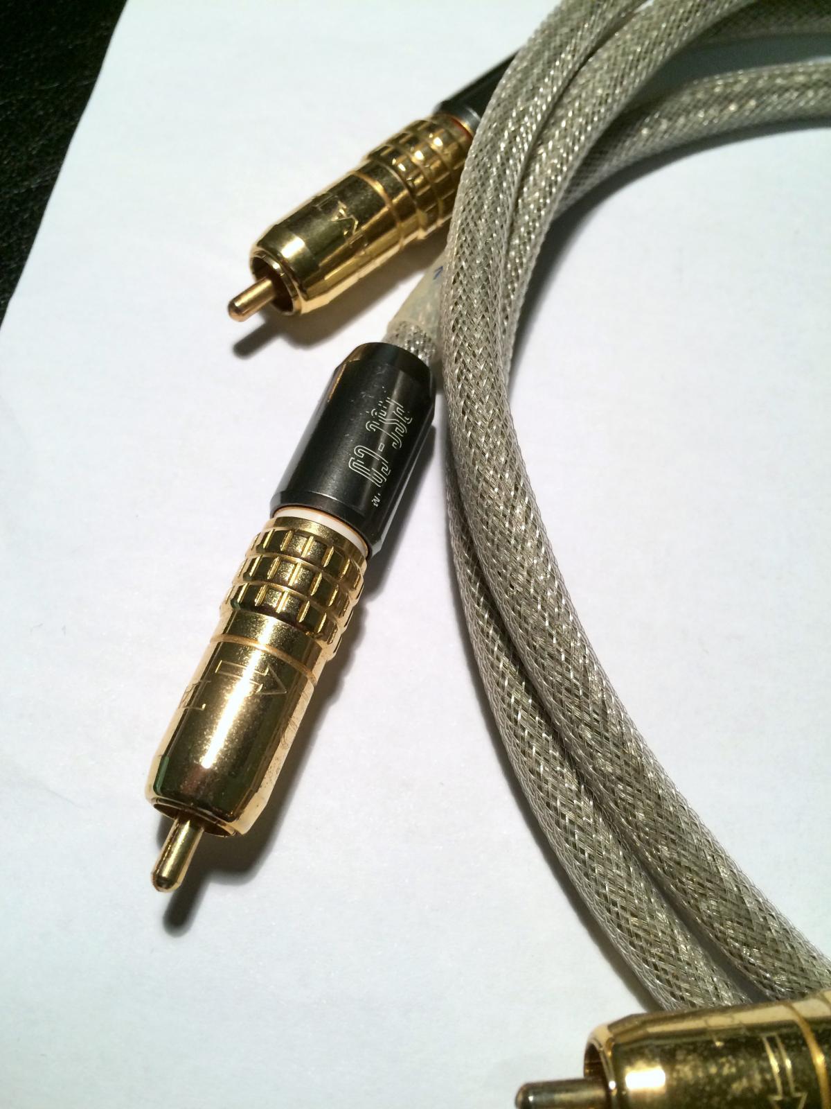 * REDUCED * TARA LABS 'RSC CD' Interconnects Cables 1m pair RCA