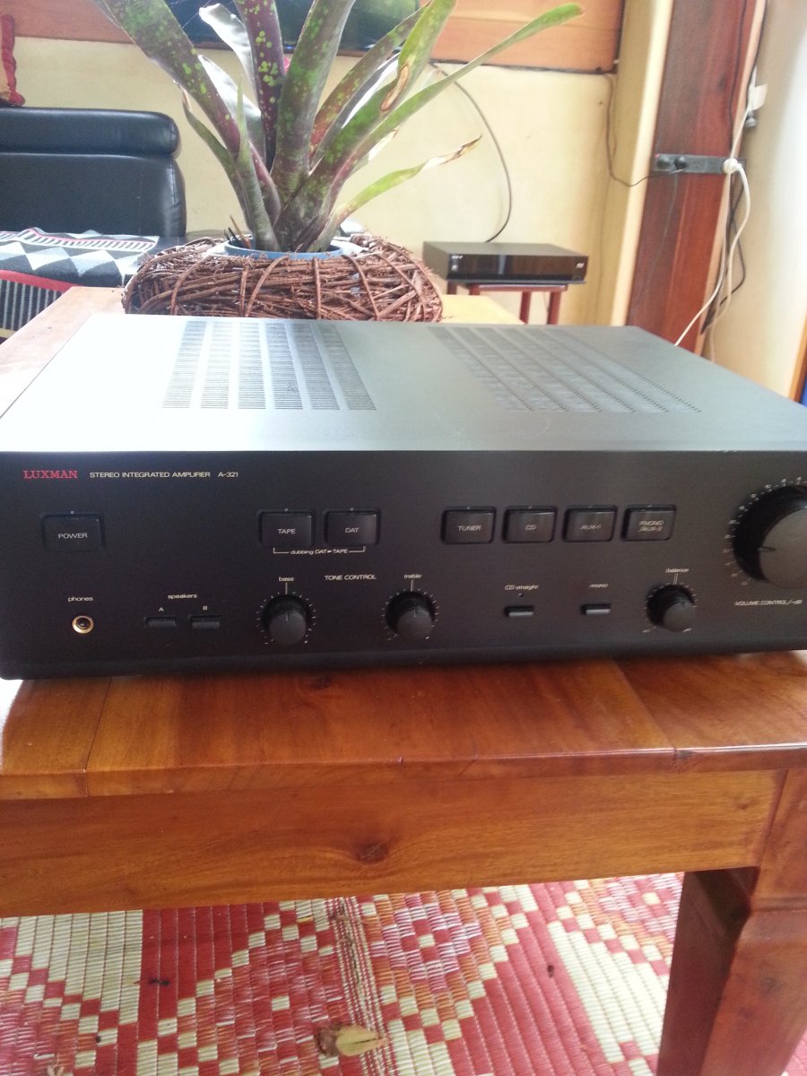 Amplificador Luxman A 321 de segunda mano por 125 EUR en Barcelona en