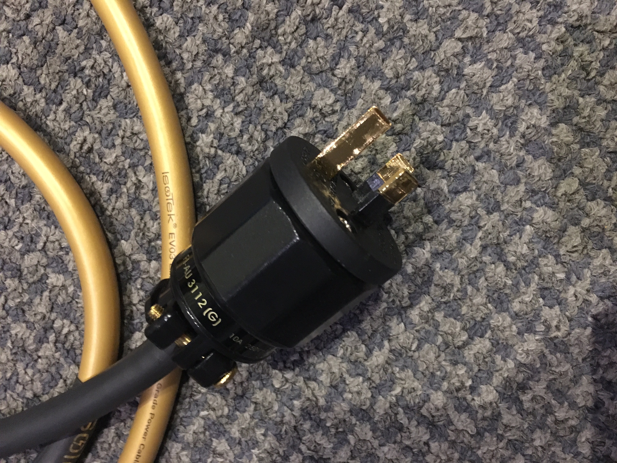 FS ISOTEK EVO3 ELITE POWER CABLE 2M ﻿ Stereo, Home Cinema, Headphones