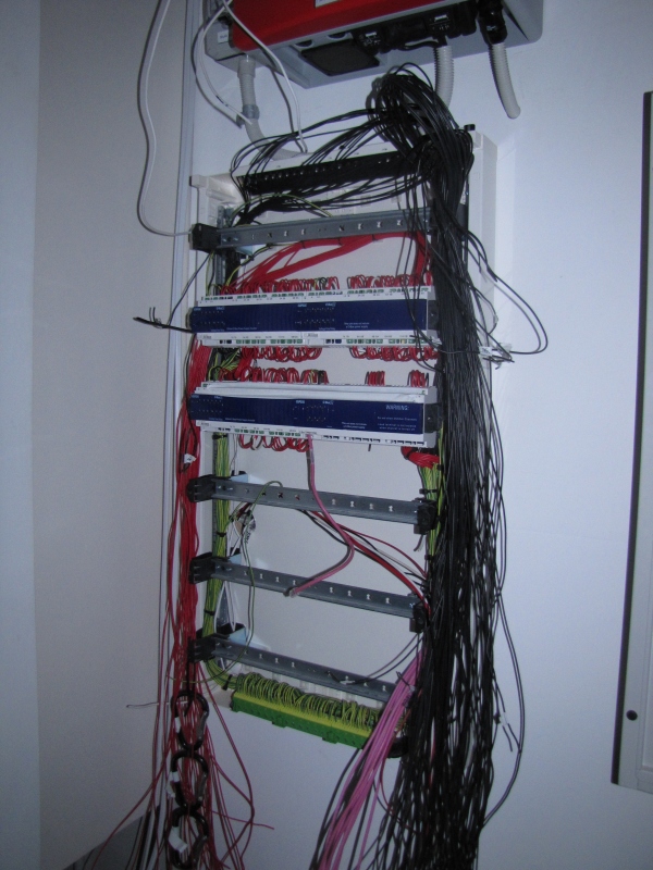wiring2.jpg.4af67502069ef5ea03df44c900c162f4.jpg