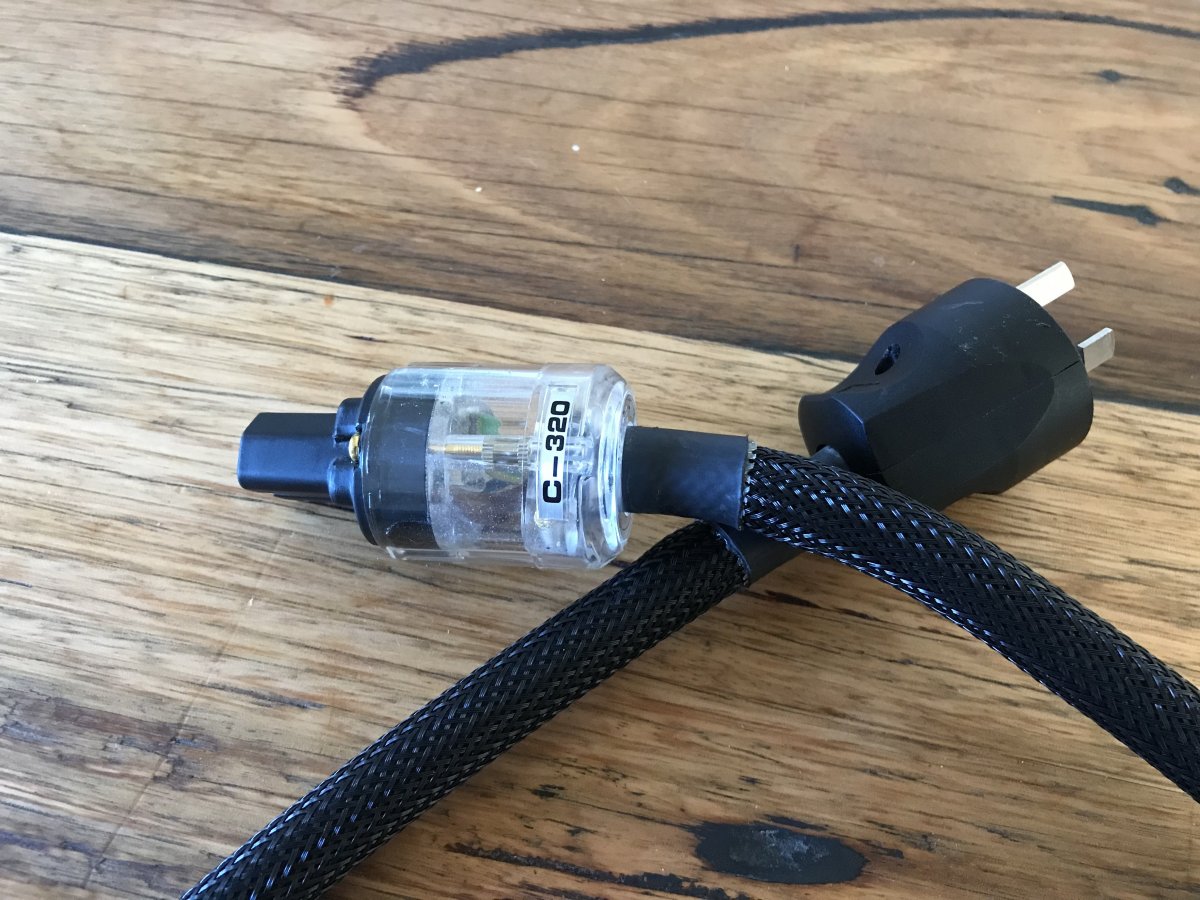 SOLD FS Merlin Black widow iec mains cable 1m ﻿ Stereo, Home Cinema