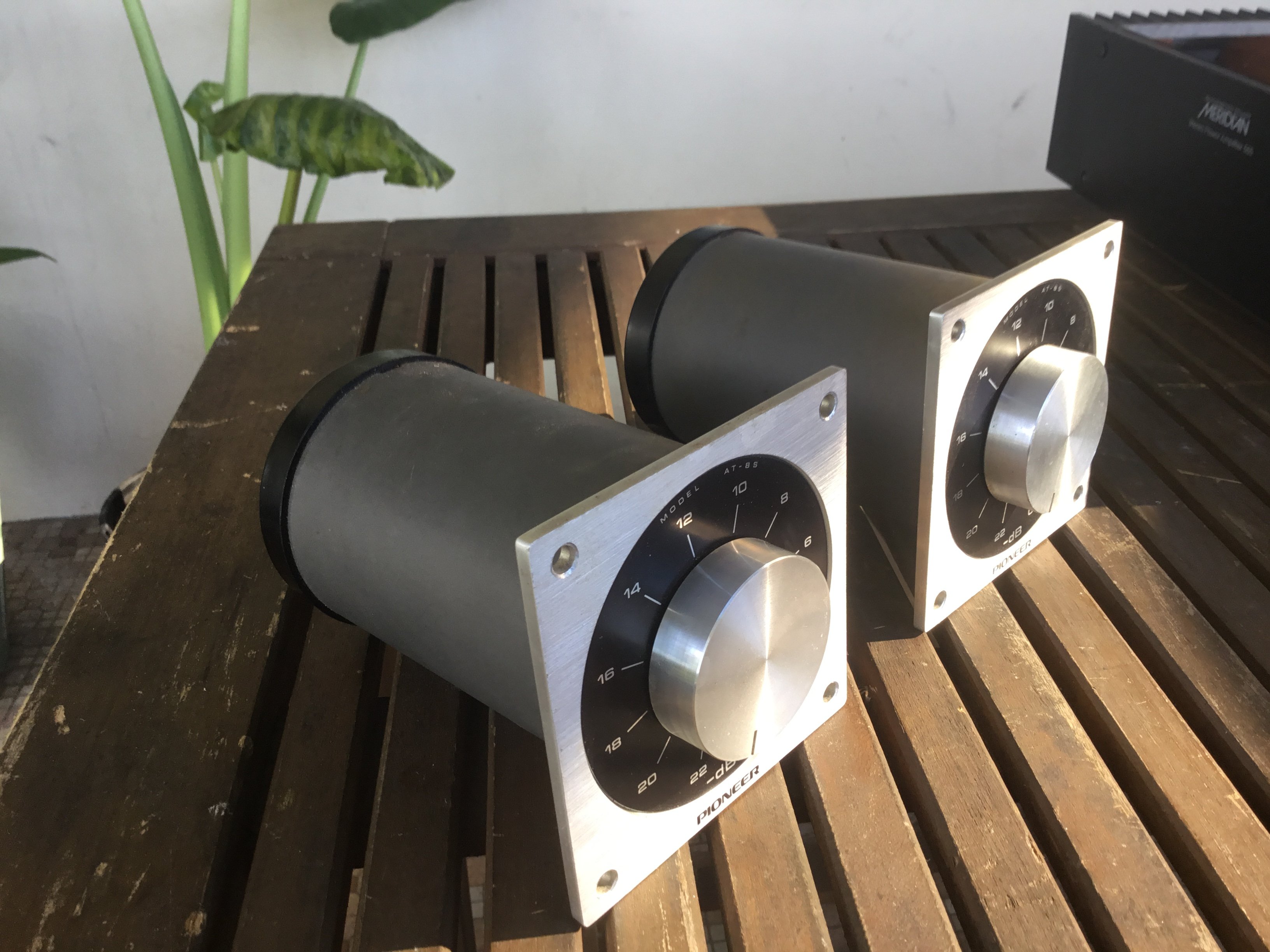 meridian amp, pioneer attenuators, Pte motzart. ﻿ Stereo, Home Cinema