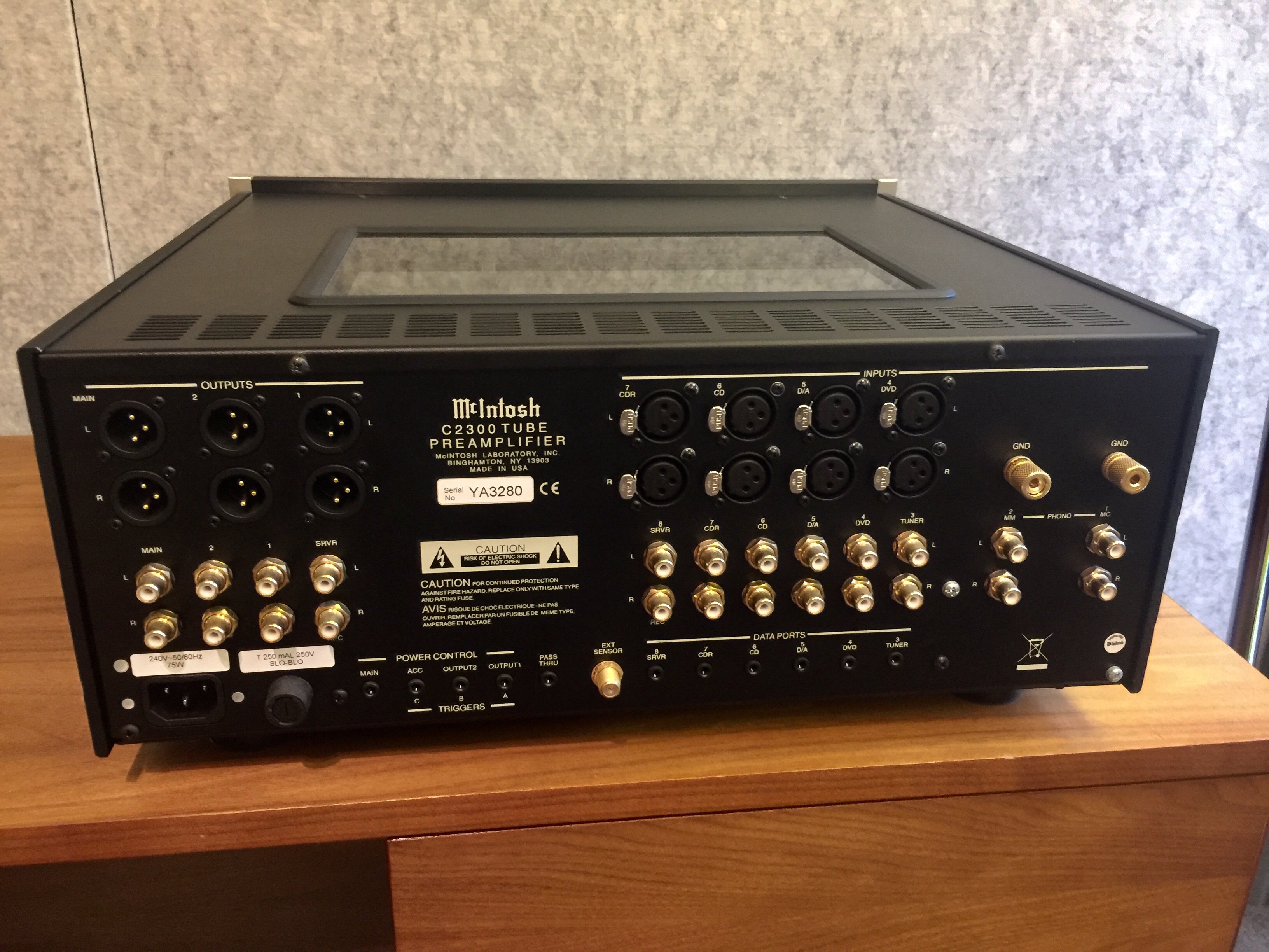 SOLD FS McIntosh C2300 Valve Preamplifier (Canberra) ﻿ Stereo, Home