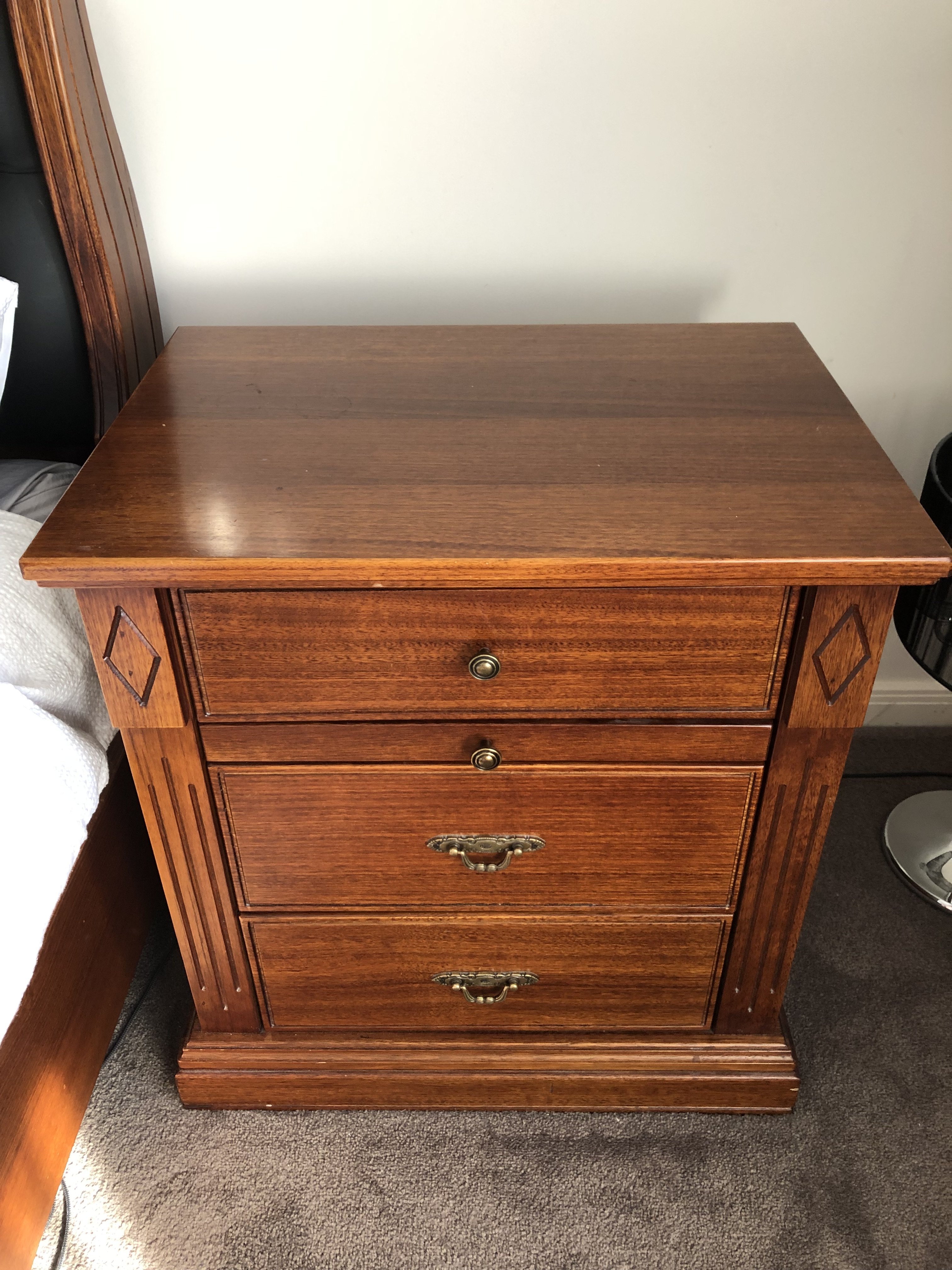 FS Wentworth Solid Timber / Leather Queen Bed Suite, Dressing Table & 2 Side Tables