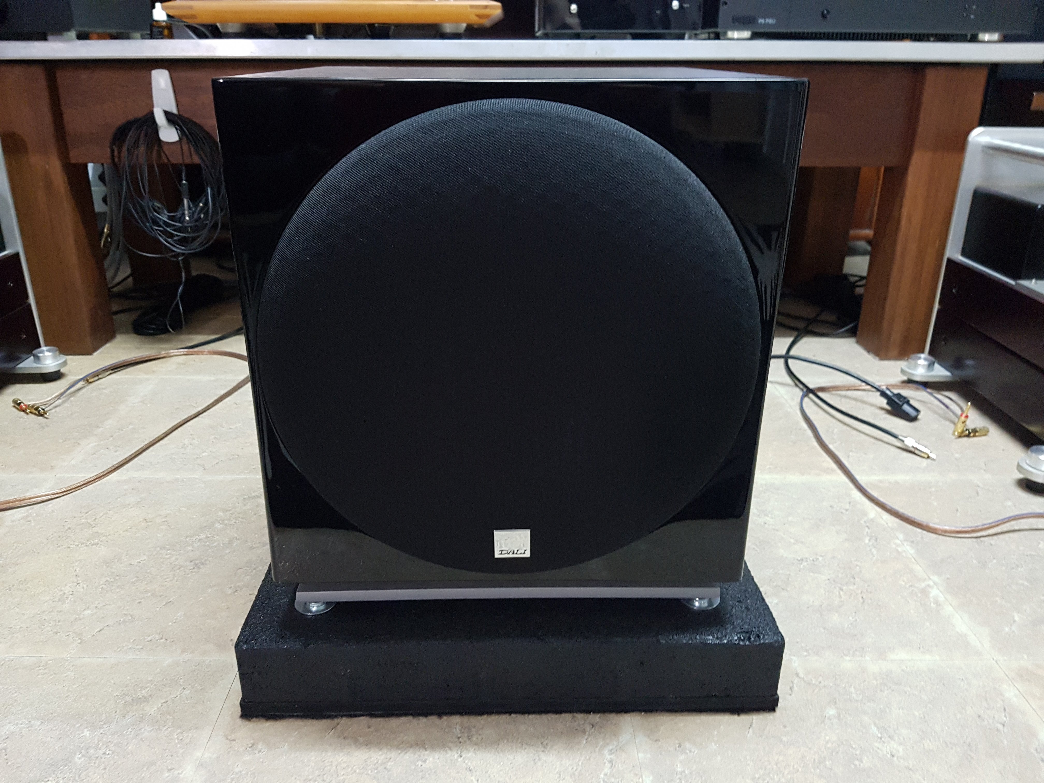 FS Dali E12F Subwoofer ﻿ Stereo, Home Cinema, Headphones Components