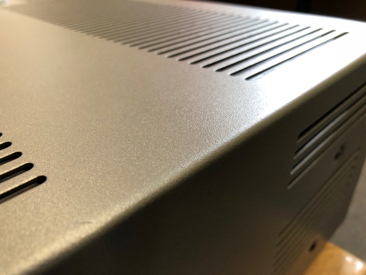 HALCRO MC70 7チャンネルパワーアンプ Halcro MC70 Seven-Channel Power Amplifier - HomeTheaterHifi.com