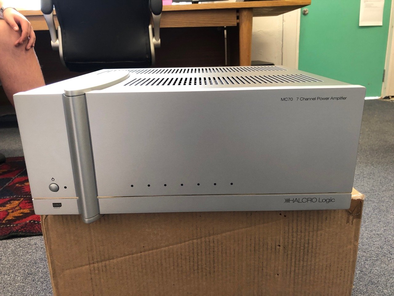 HALCRO MC70 7チャンネルパワーアンプ FS: Halcro MC70 7 Channel Power Amplifier - Hi-Fi and Cinema