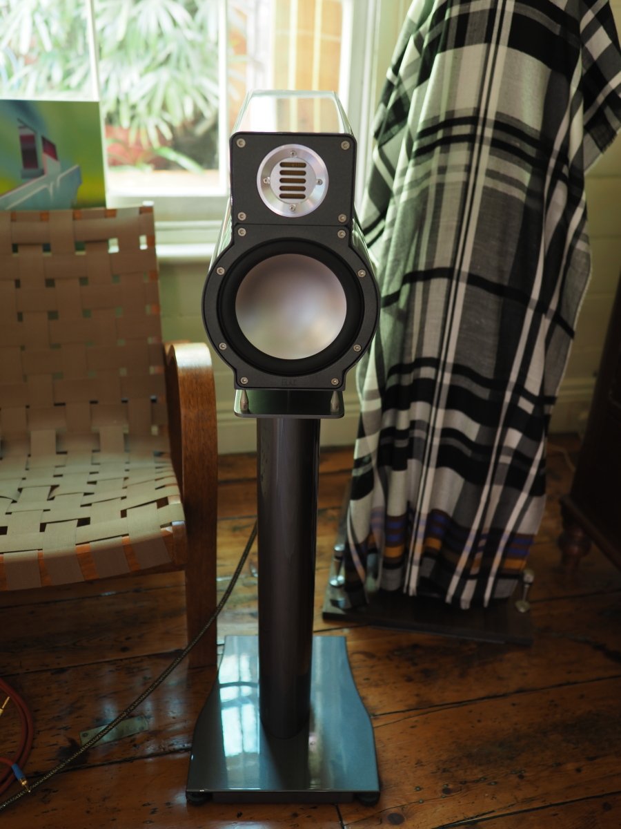 SOLD: ELAC 330.3 JET Speakers with original stands - Stereo, Home