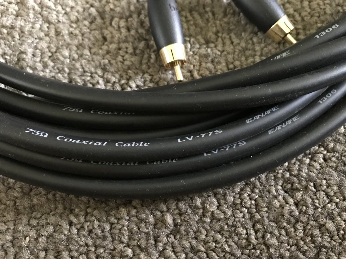 SOLD FS 2 x Canare 4m RCA’s & Audioquest splitters ﻿ Stereo, Home