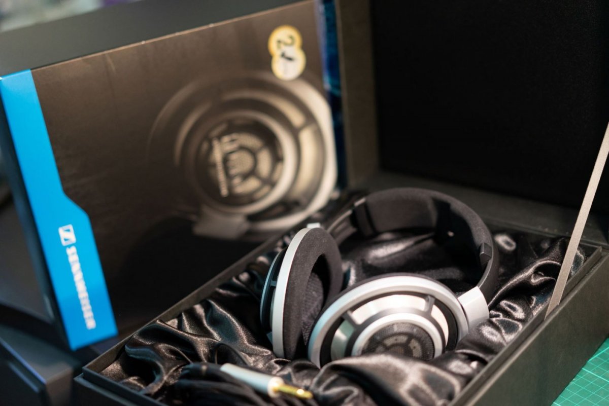 HD800 Header.jpg