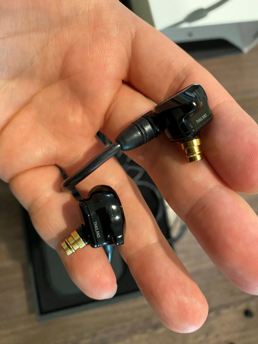 Sony M7 5.jpg