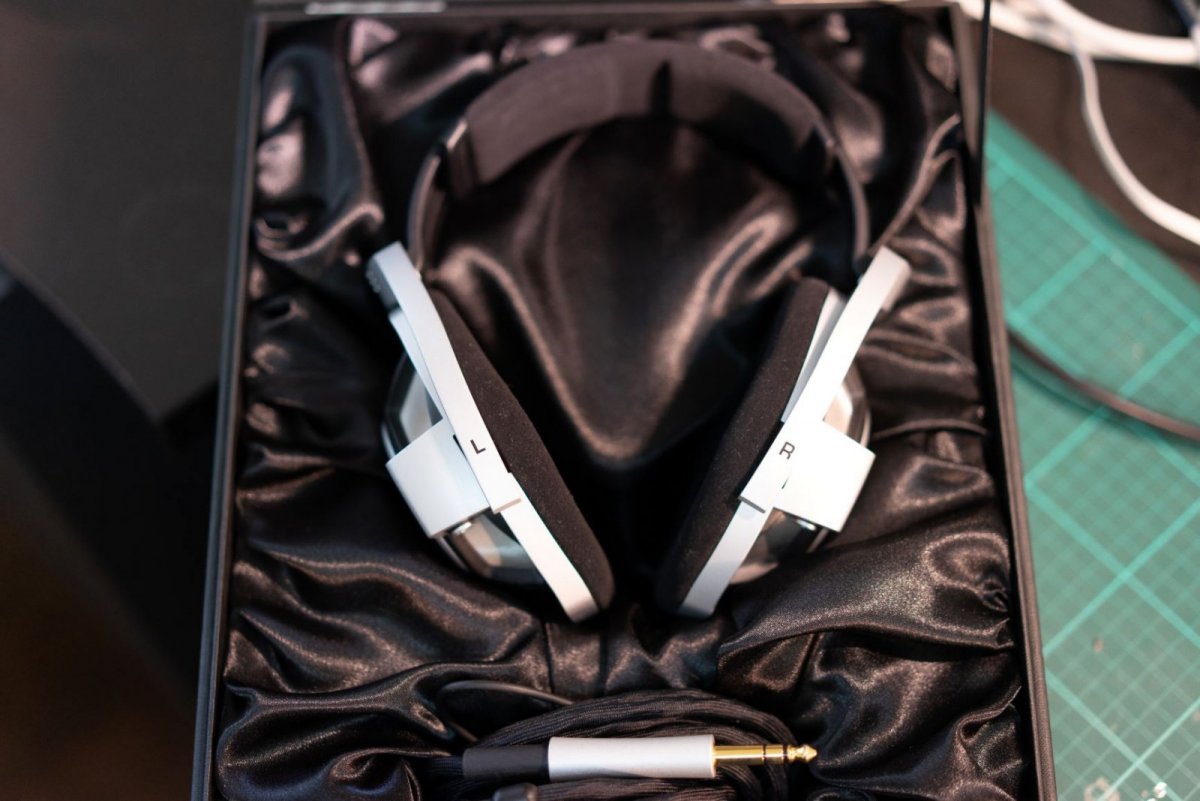 HD800-Top view.jpg