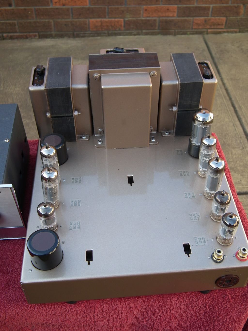 FS LEAK Stereo 20 vintage valve amplifier and matching VARISLOPE 2 preamp. ﻿ Stereo, Home