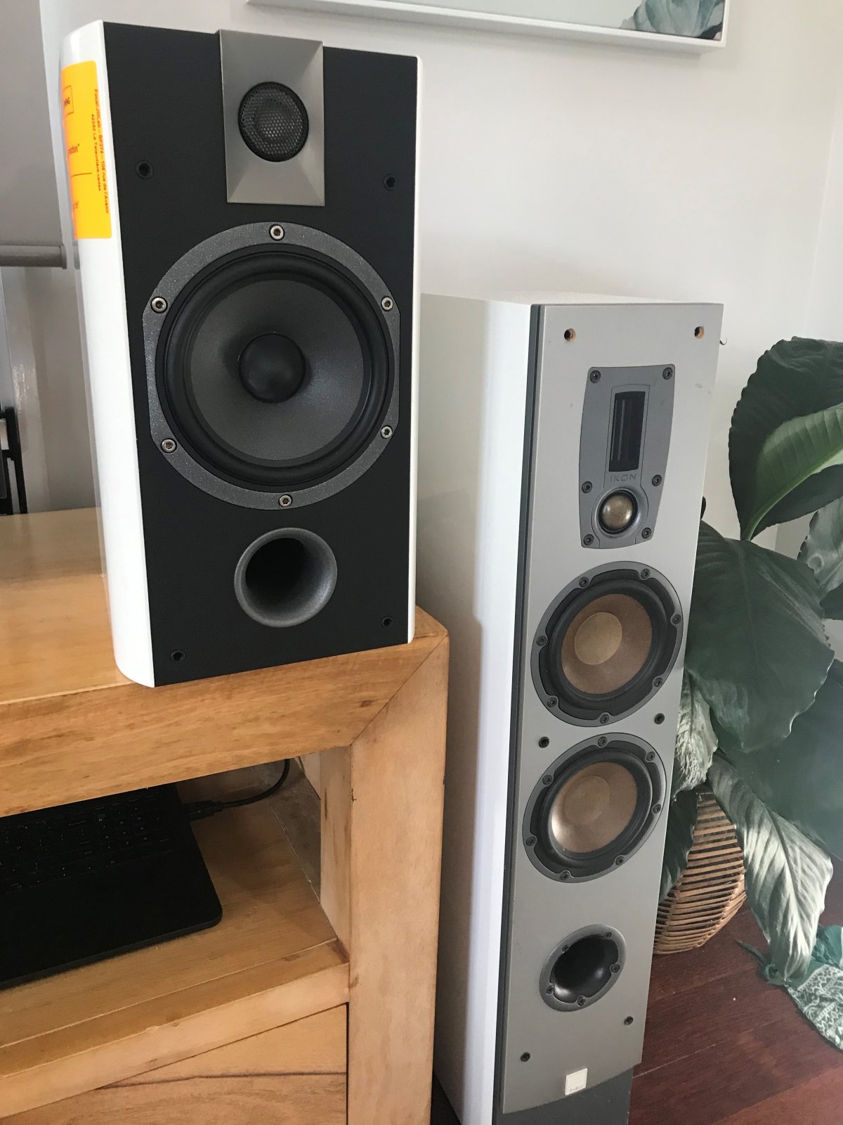 Focal Chorus 706 ペア (スタンド付き) Chorus 706 | Focal