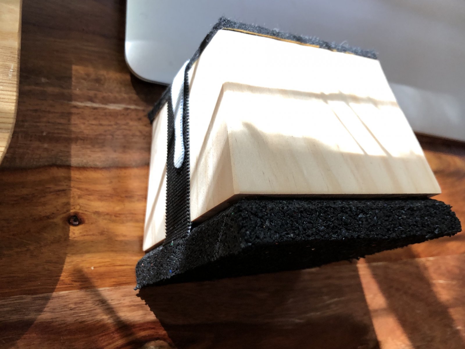 DYI speaker cable stand/elevators ﻿ DIY Audio Projects