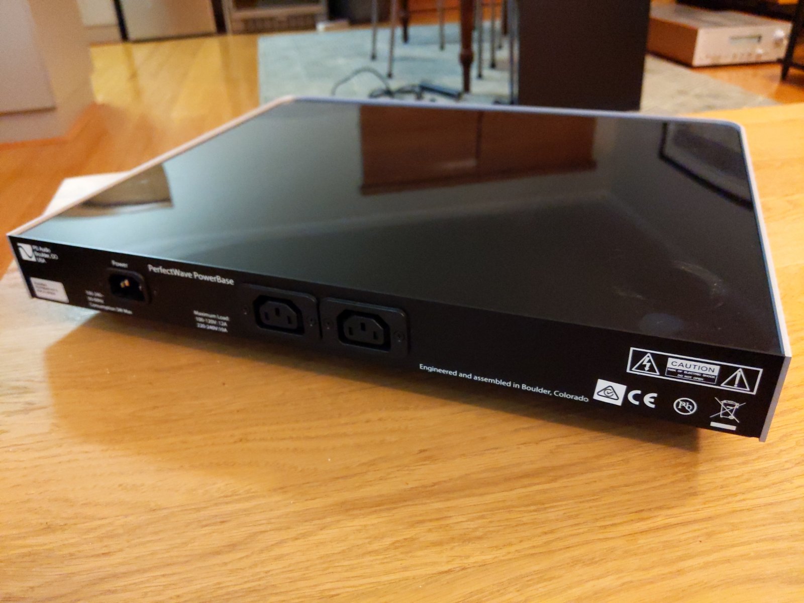 FS: PS Audio Perfect wave Powerbase - Stereo, Home Cinema