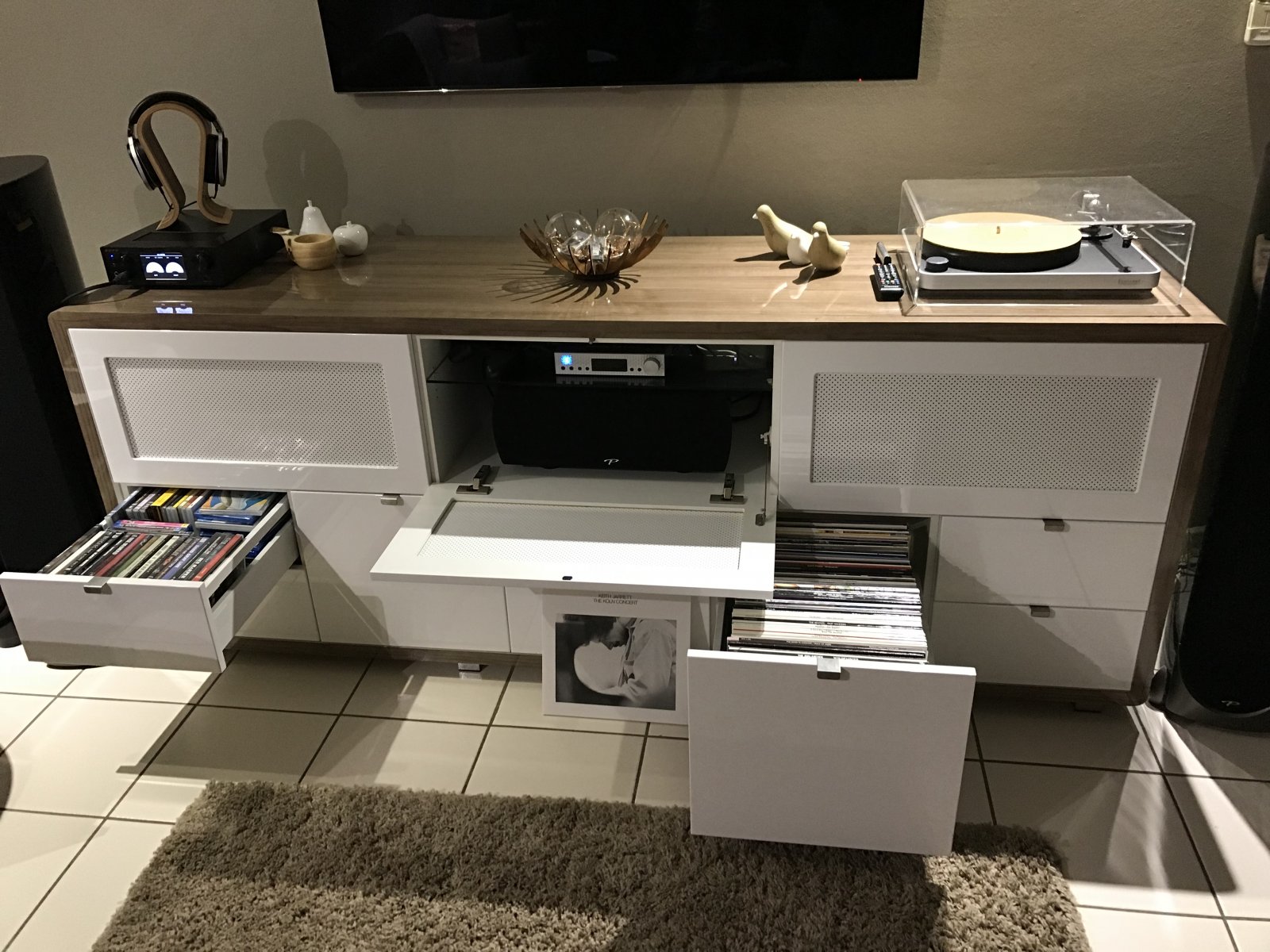 Custom made entertainment unit (Perth) ﻿ Showcase Your System & Build