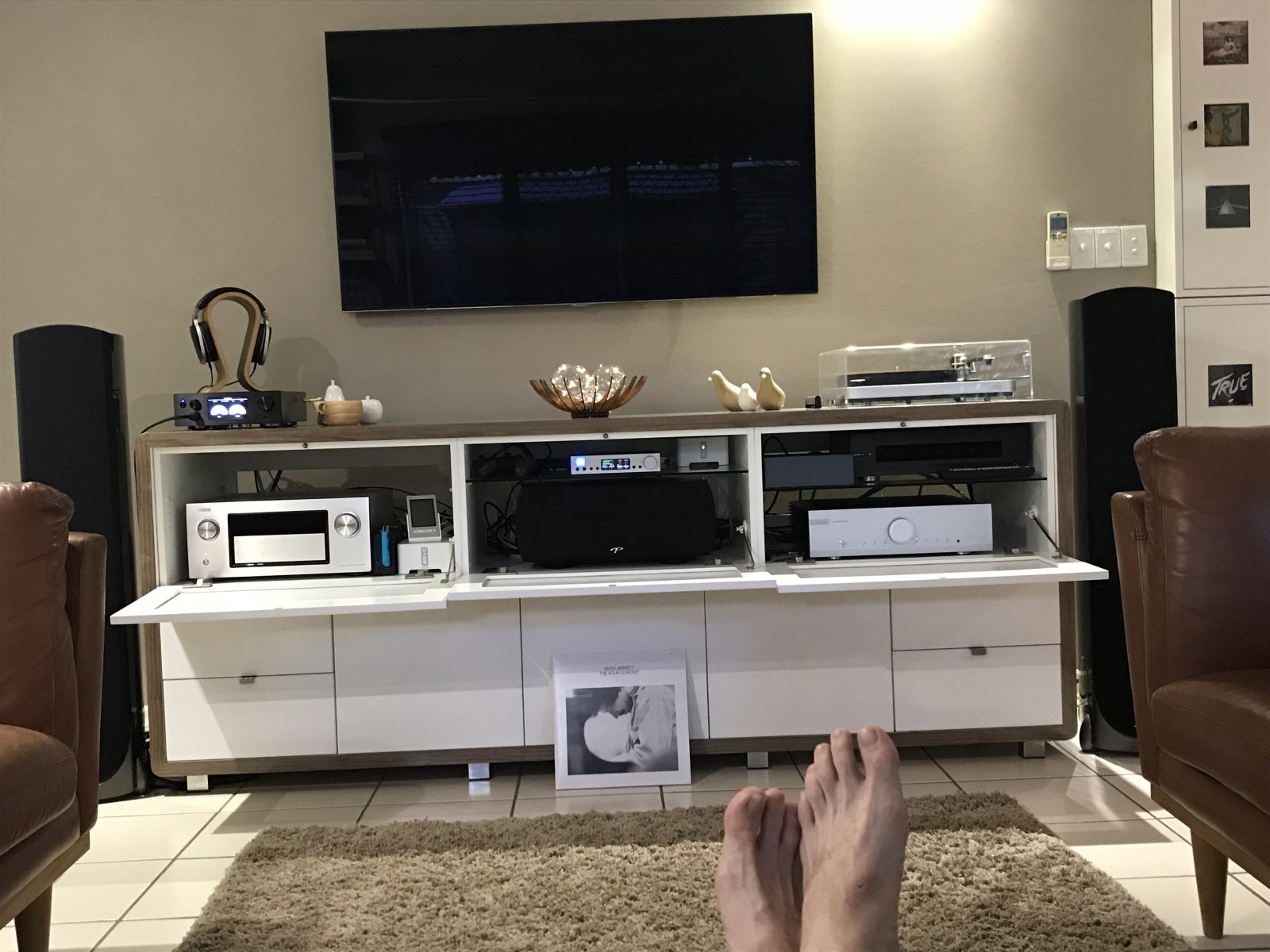 Custom made entertainment unit (Perth) ﻿ Showcase Your System & Build