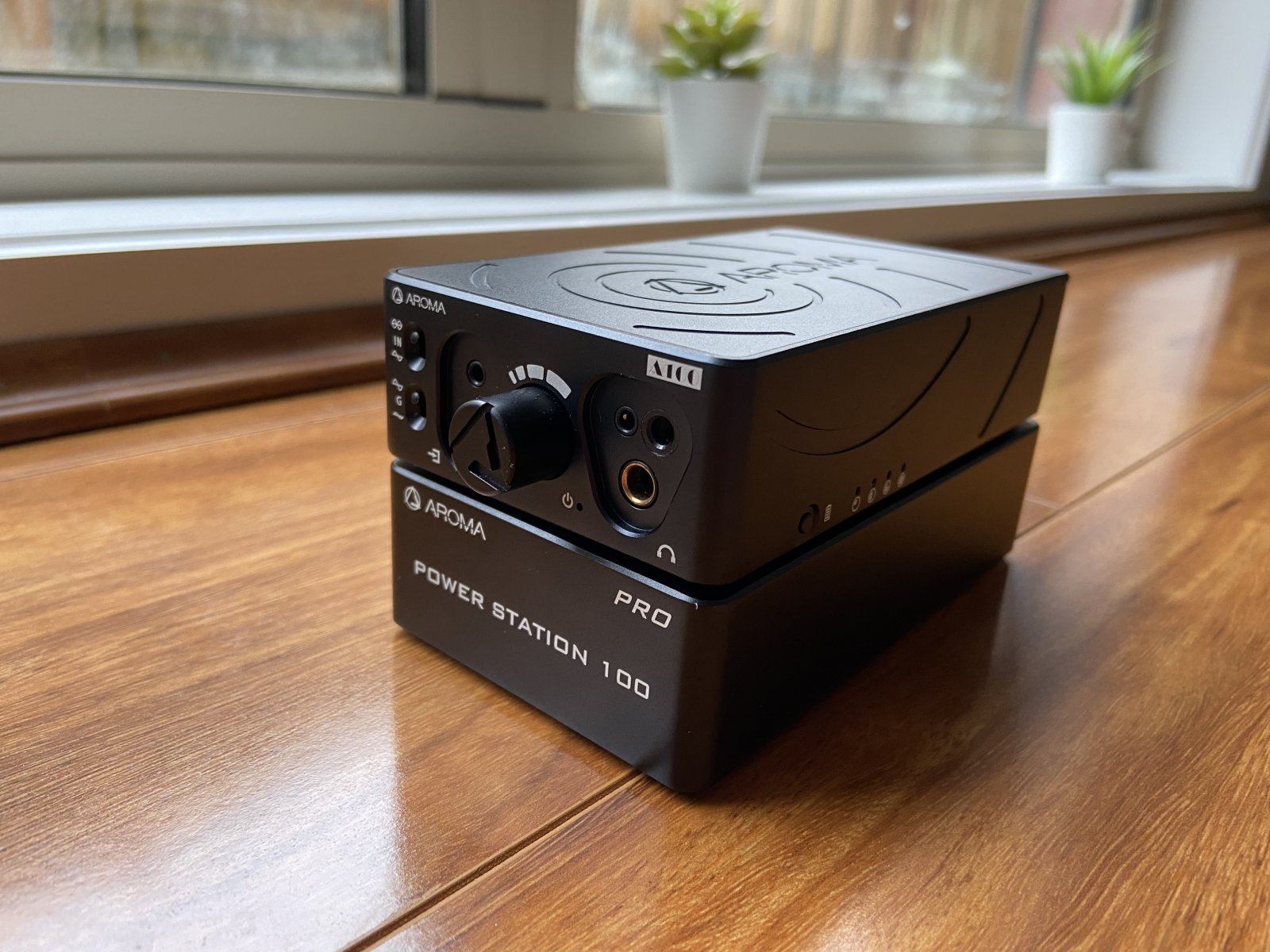 FS: AROMA A100 Portable amp + Power Station 100 Pro - Stereo