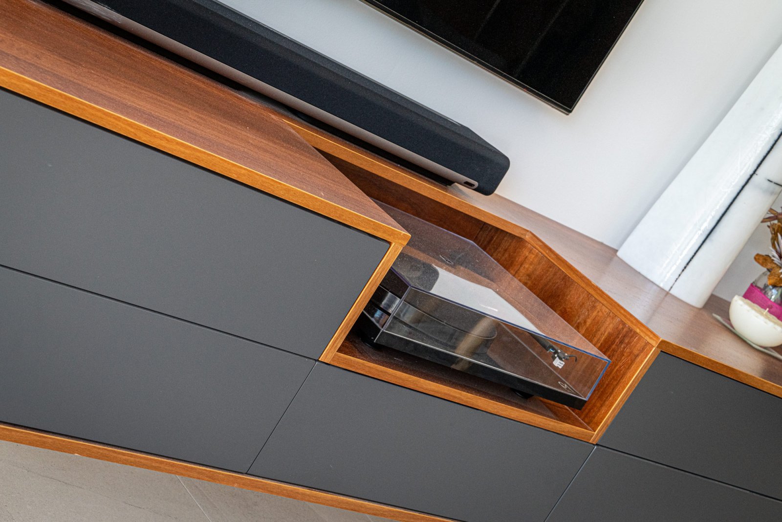 Custom made entertainment unit (Perth) ﻿ Showcase Your System & Build