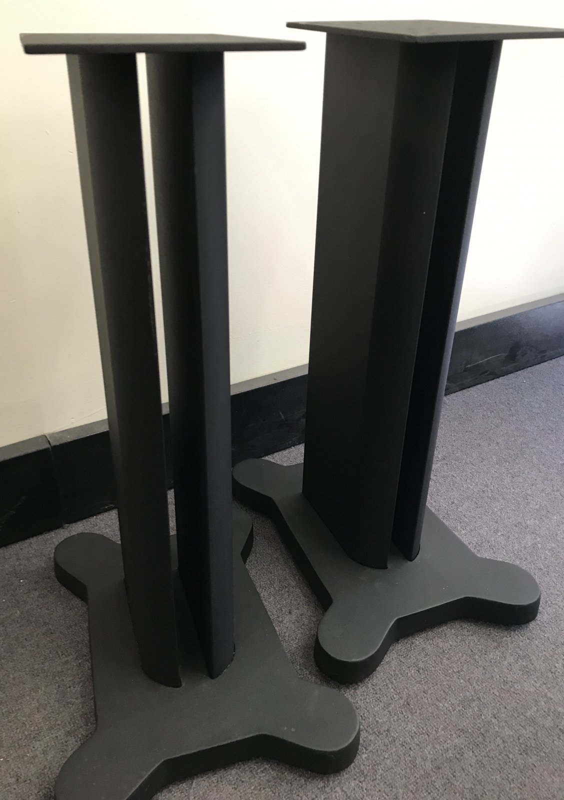 SOLD FS B&W Speaker Stands Stereo, Home Cinema, Headphones