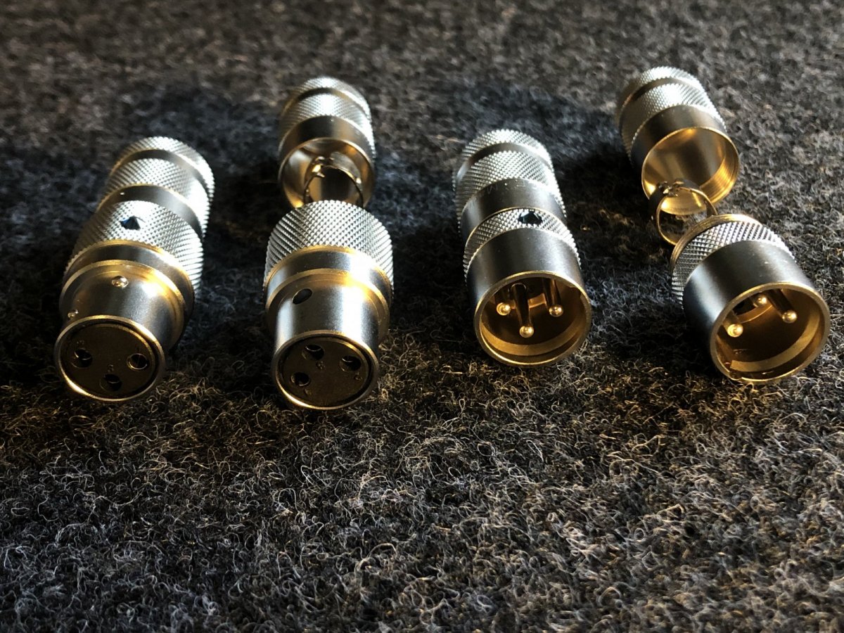 OYAIDE Focus1 XLR.b.jpg