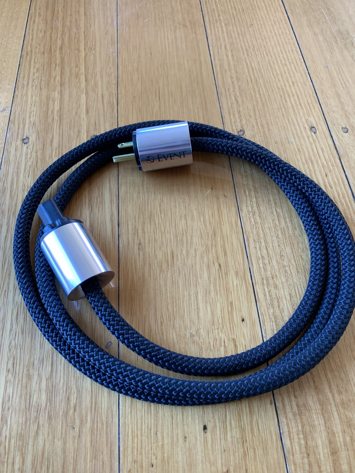 SOLD Zu Audio Event Power Cord 2metres IEC/US plug ﻿ Stereo, Home