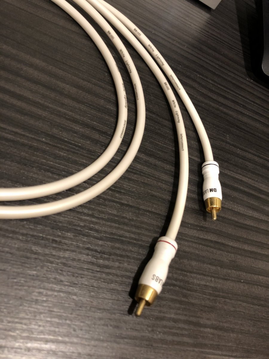 SOLD FS DH Labs White Lightning RCA interconnects (1m) ﻿ Stereo
