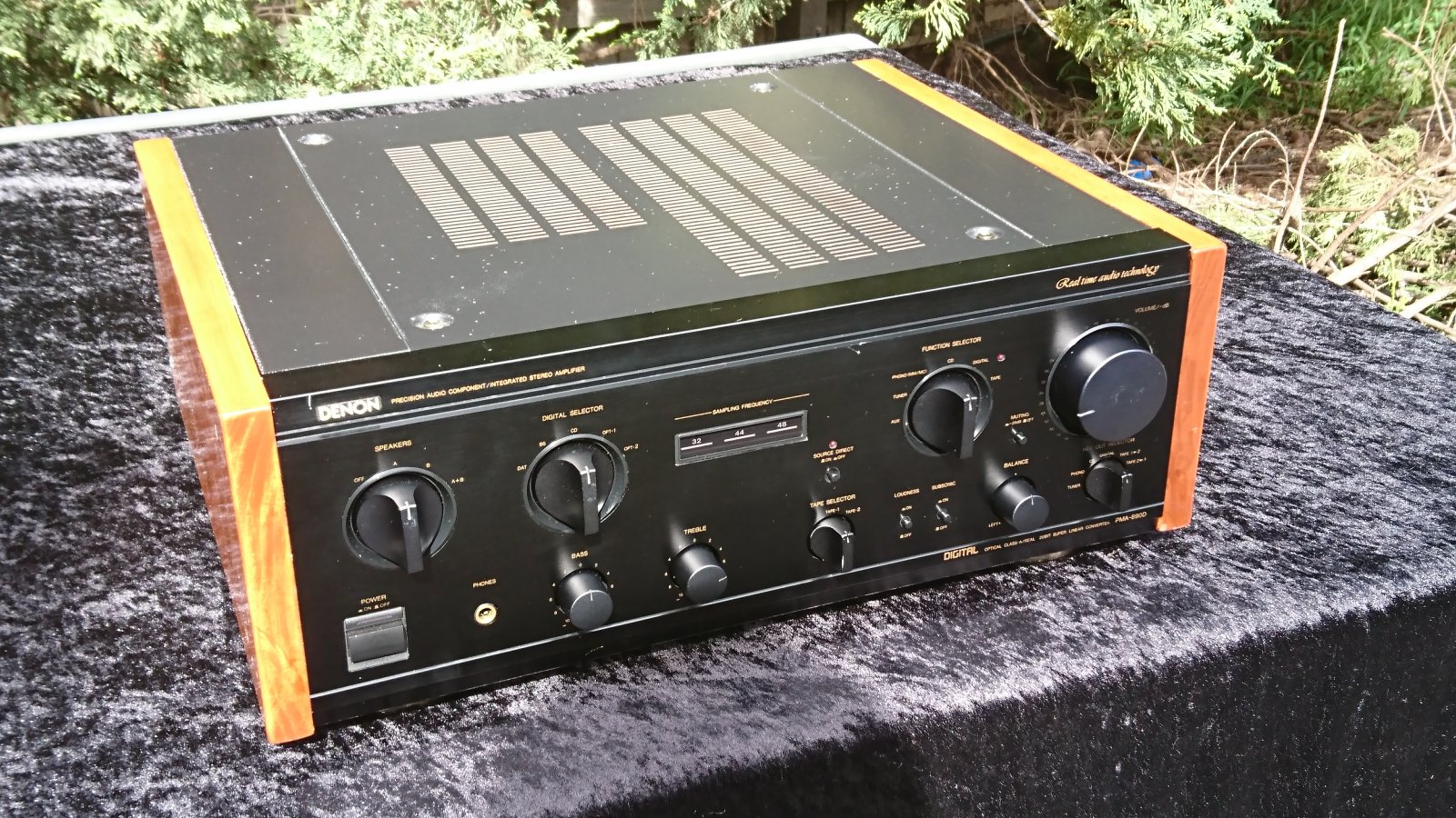 FS: Denon PMA-890D (Black) amplifier - Stereo, Home Cinema FS: Denon PMA-890D (Black) amplifier - Stereo, Home Cinema