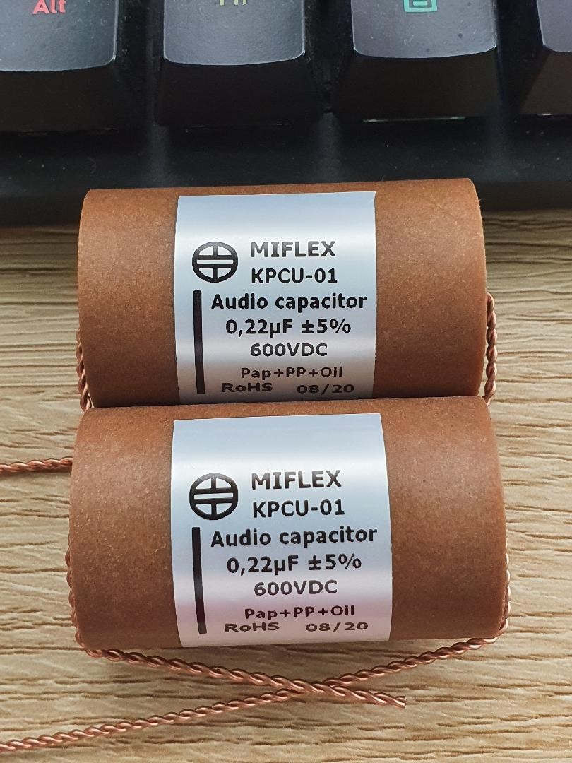 Caps.jpg.611f004a63e6d48f9b6f9e07e7626f55.jpg