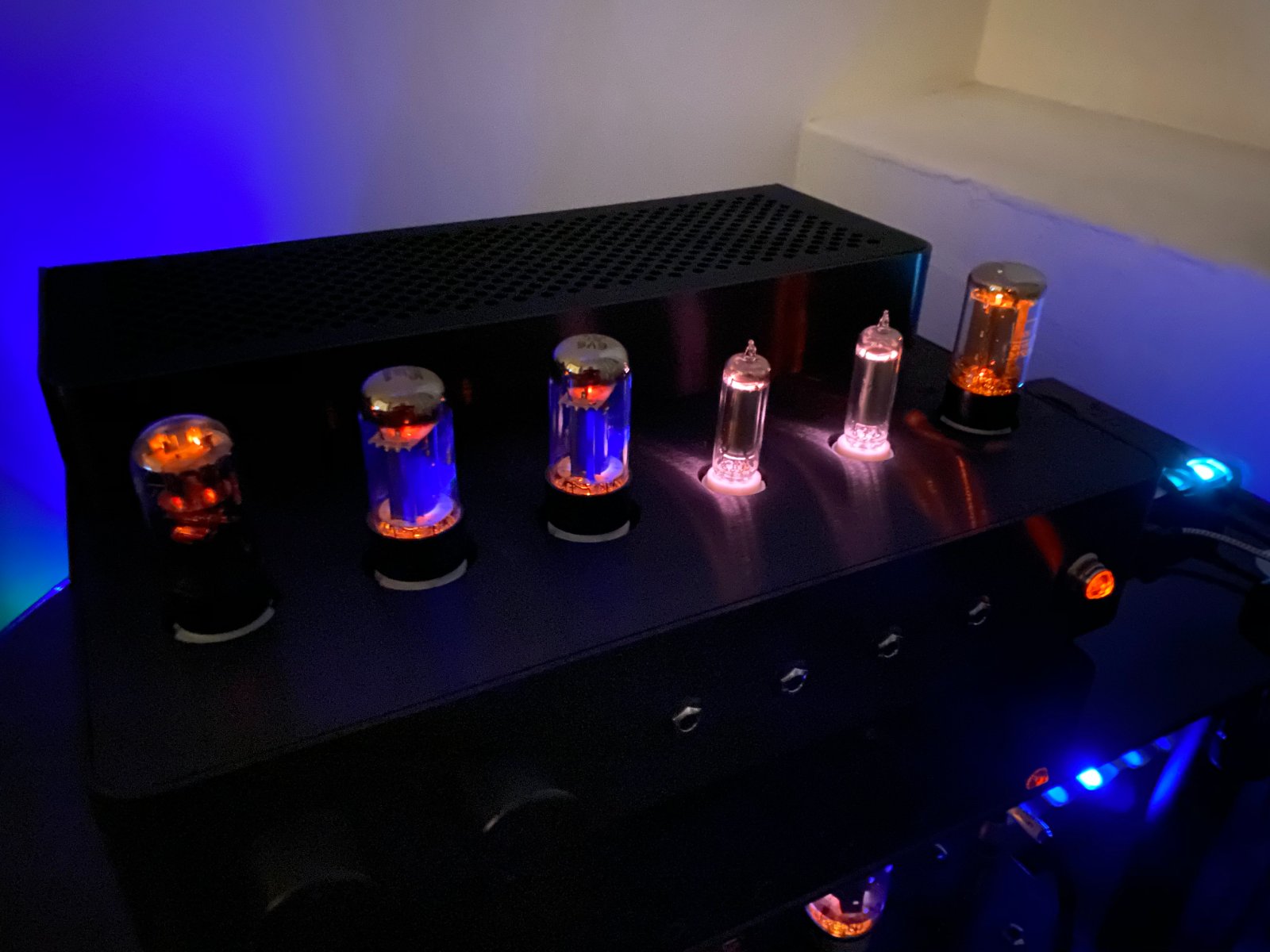 SOLD: FS: ALO Audio Studio Six SET Vacuum Tube Headphone Amplifier - Black  - Stereo, Home Cinema, Headphones Components - StereoNET