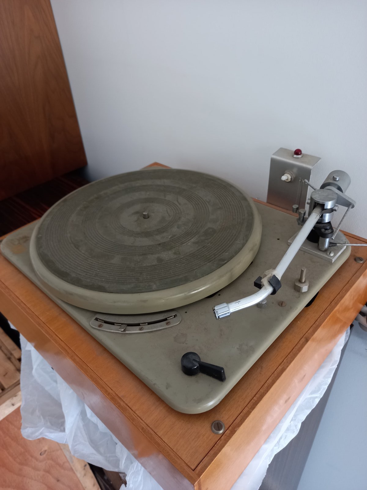 Lenco gl55 vintage turntable ﻿ Stereo, Home Cinema, Headphones Components