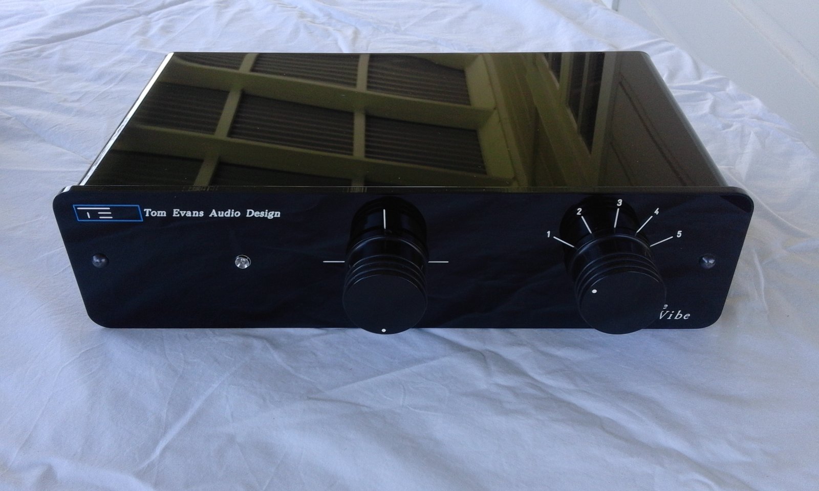 Tom Evans 'Vibe Pheonix ' pre amp with 'Pulse' External PSU ﻿ Stereo