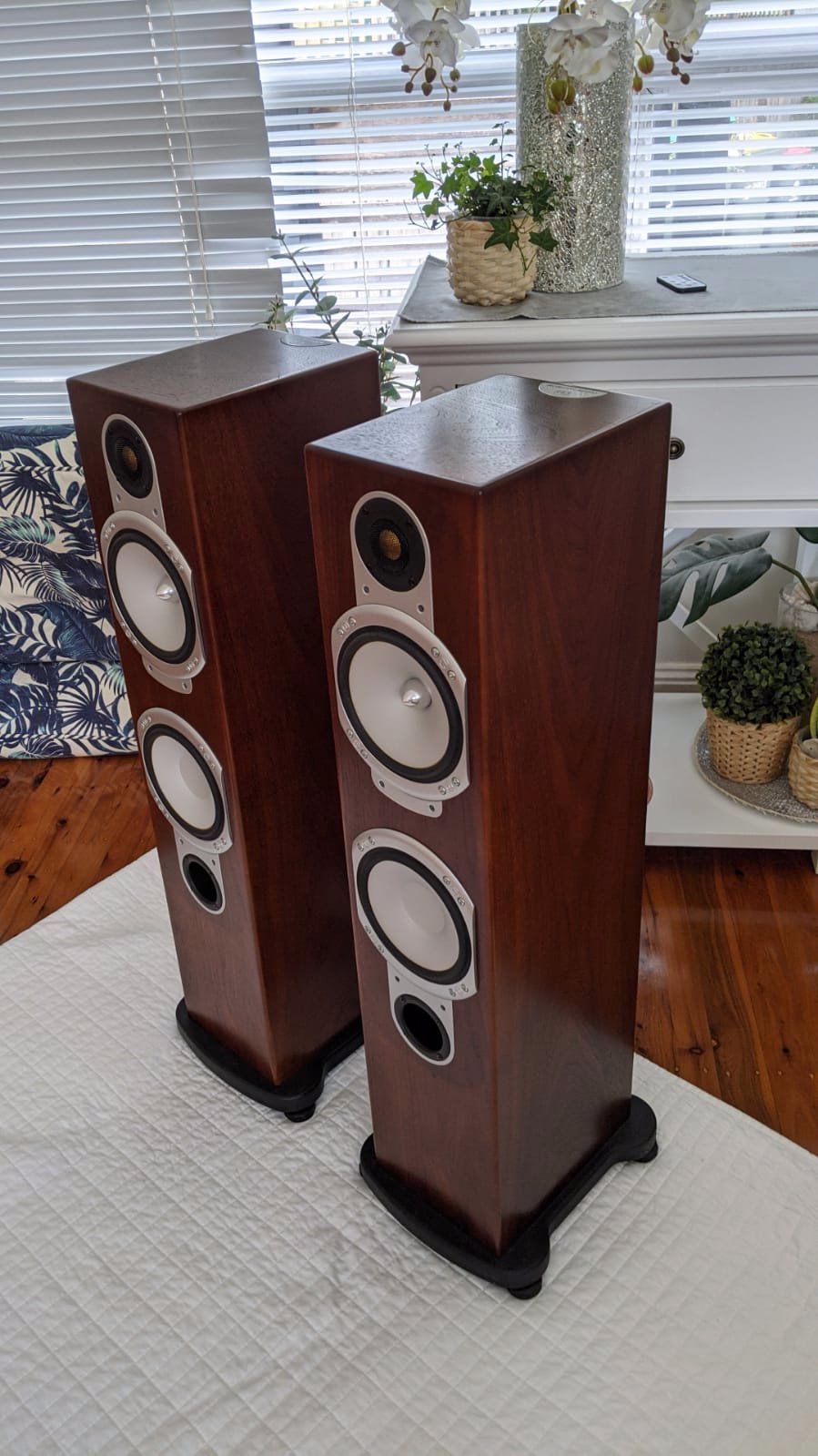 Monitor Audio Silver RS6 Floorstanding speakers. - Stereo, Home Cinema ...