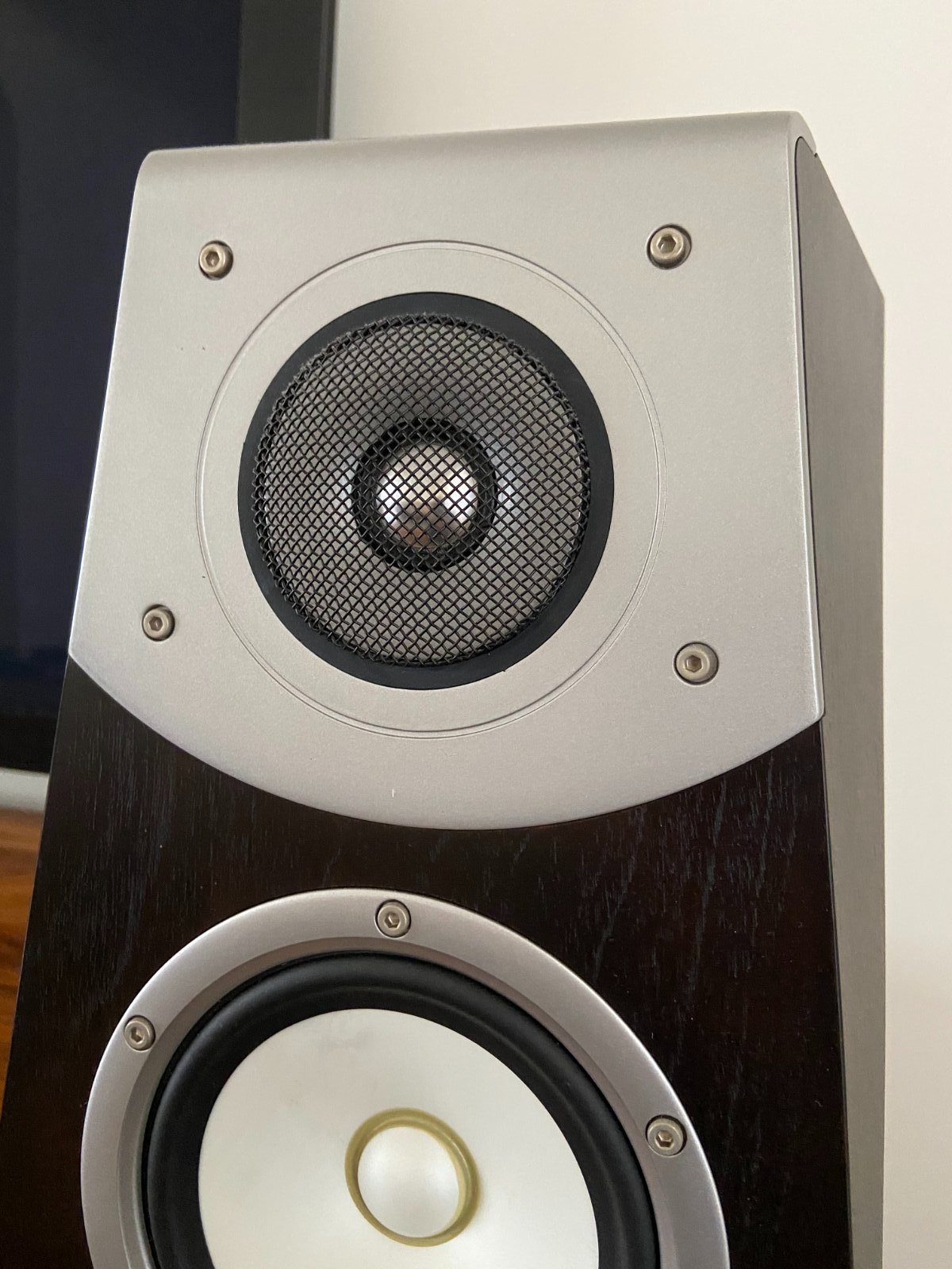 FS: Yamaha Soavo-1 Dark Brown Speaker Pair - Stereo, Home Cinema