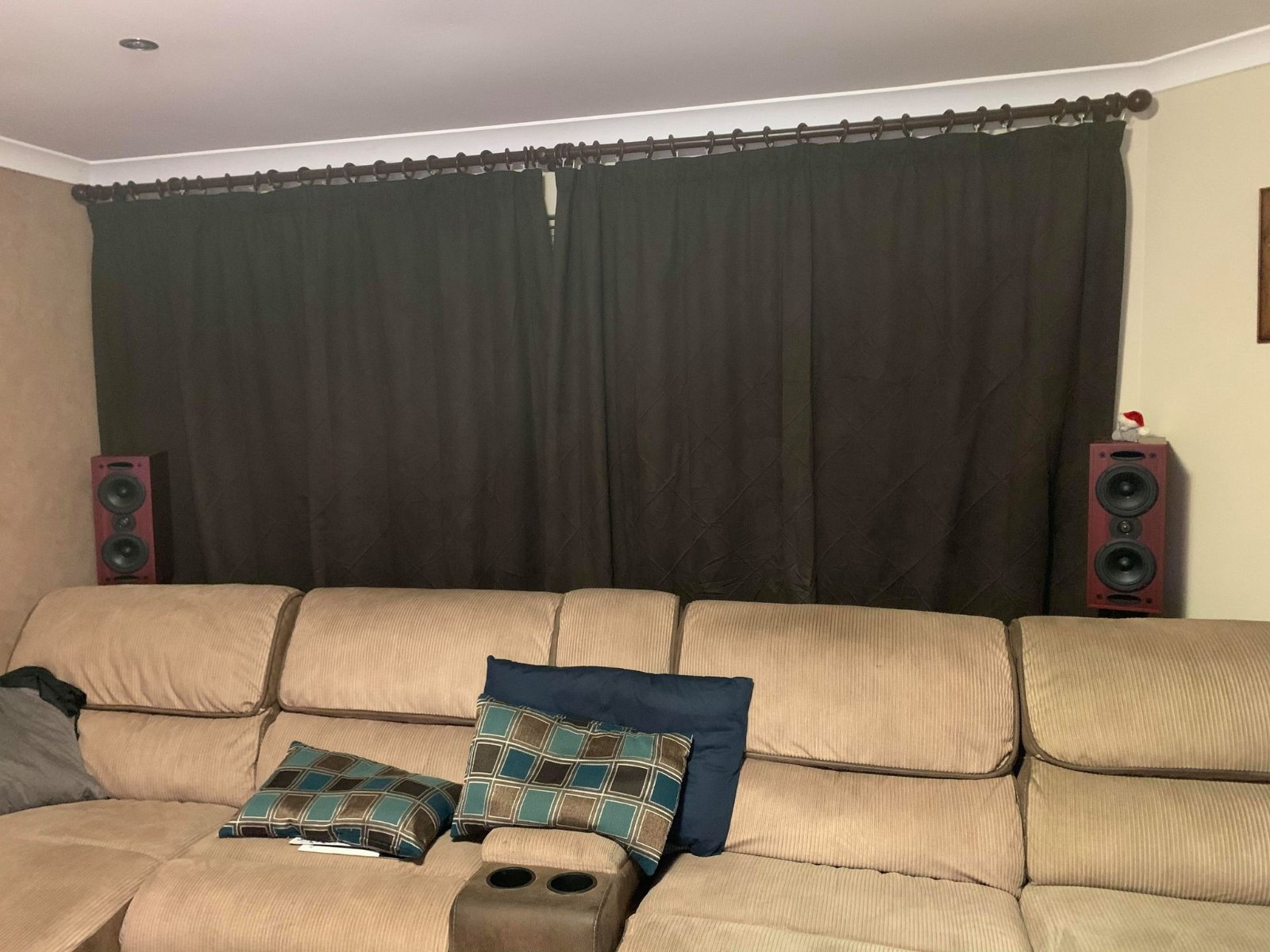 rear speaker hissing ﻿ Home Cinema General Discussion