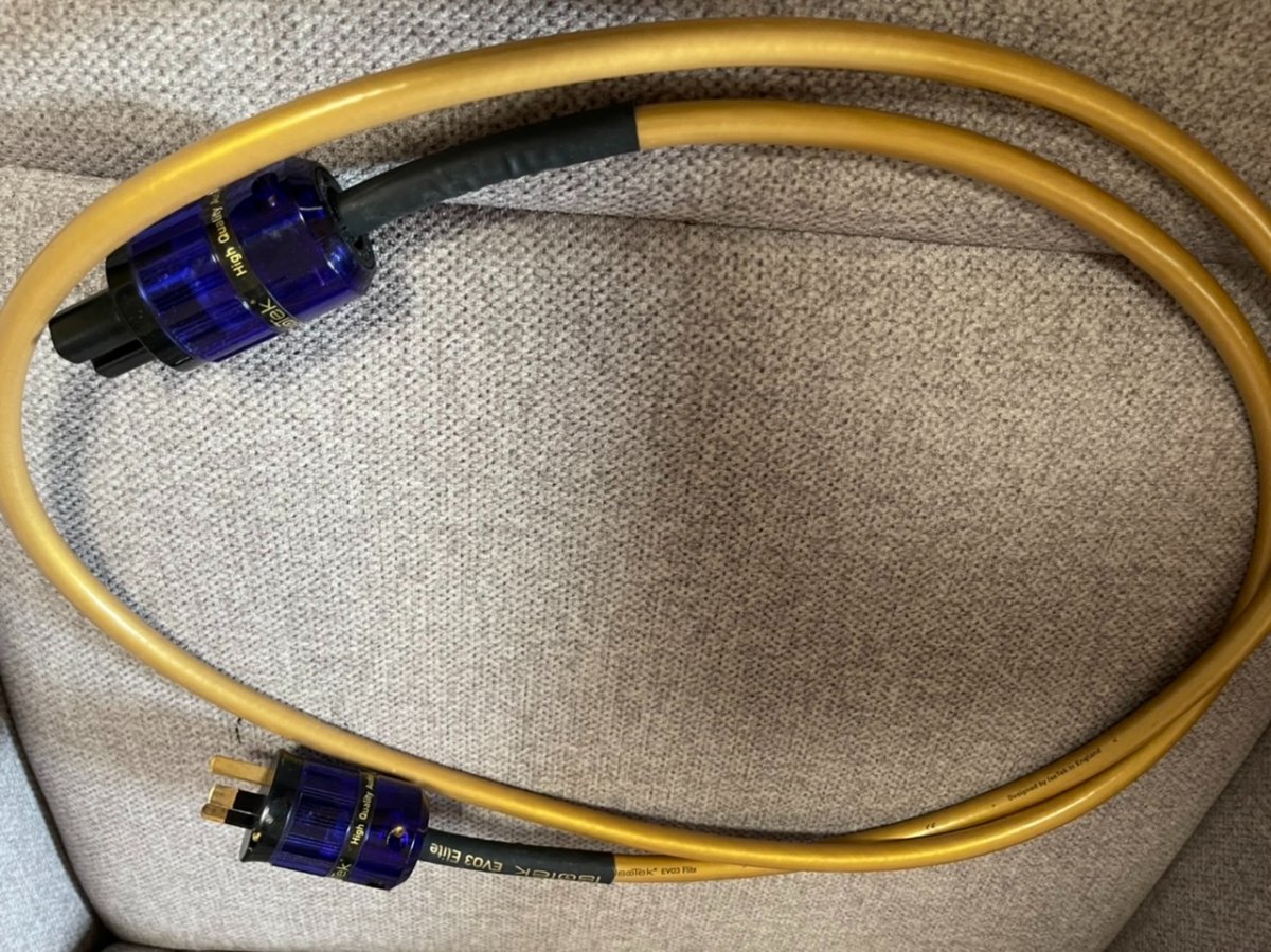 SOLD FS Isotek Evo3 Elite 2m Power Cable ﻿ HiFi and Cinema Cables