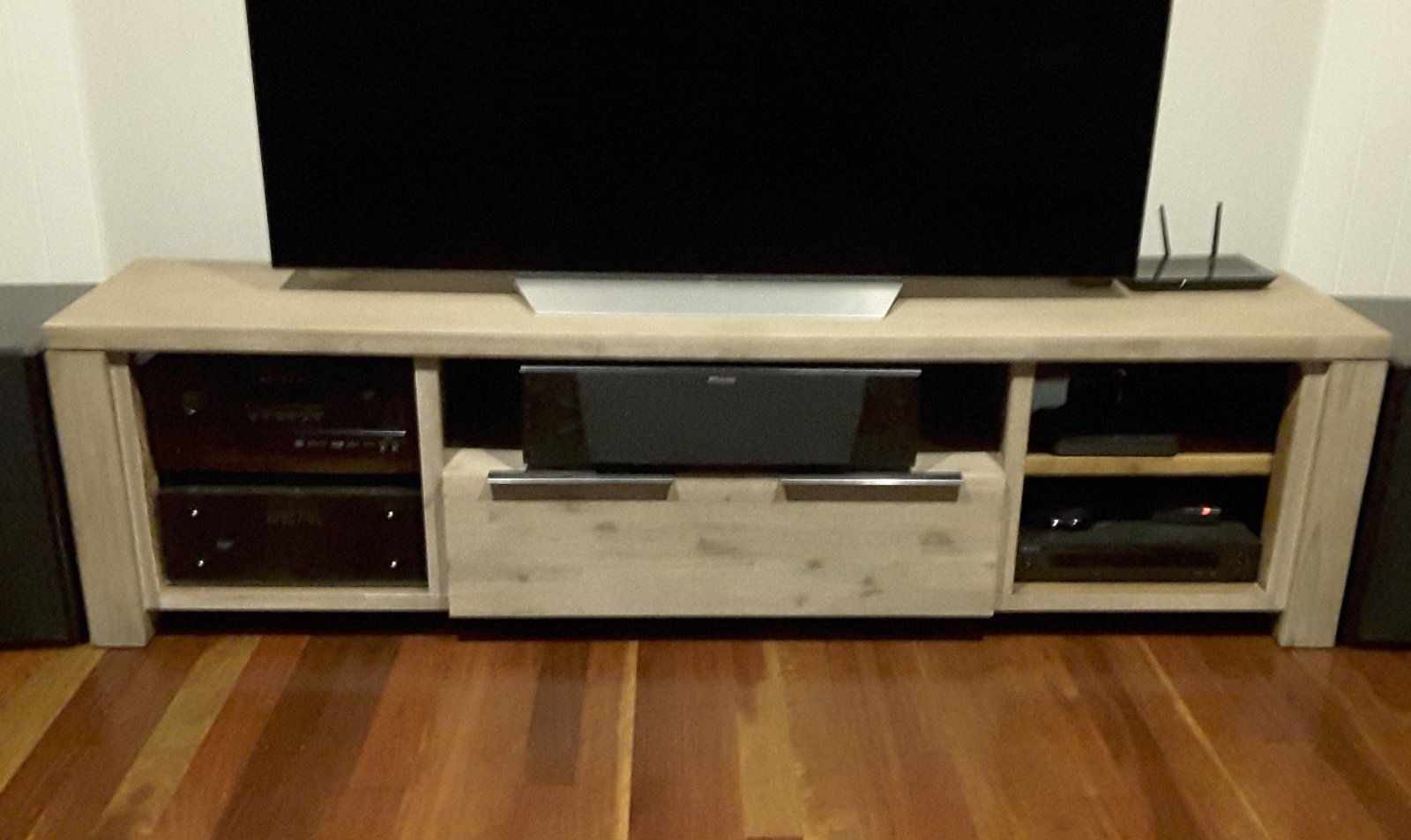 Entertainment Units for AVRs? - Home Cinema General Discussion - StereoNET