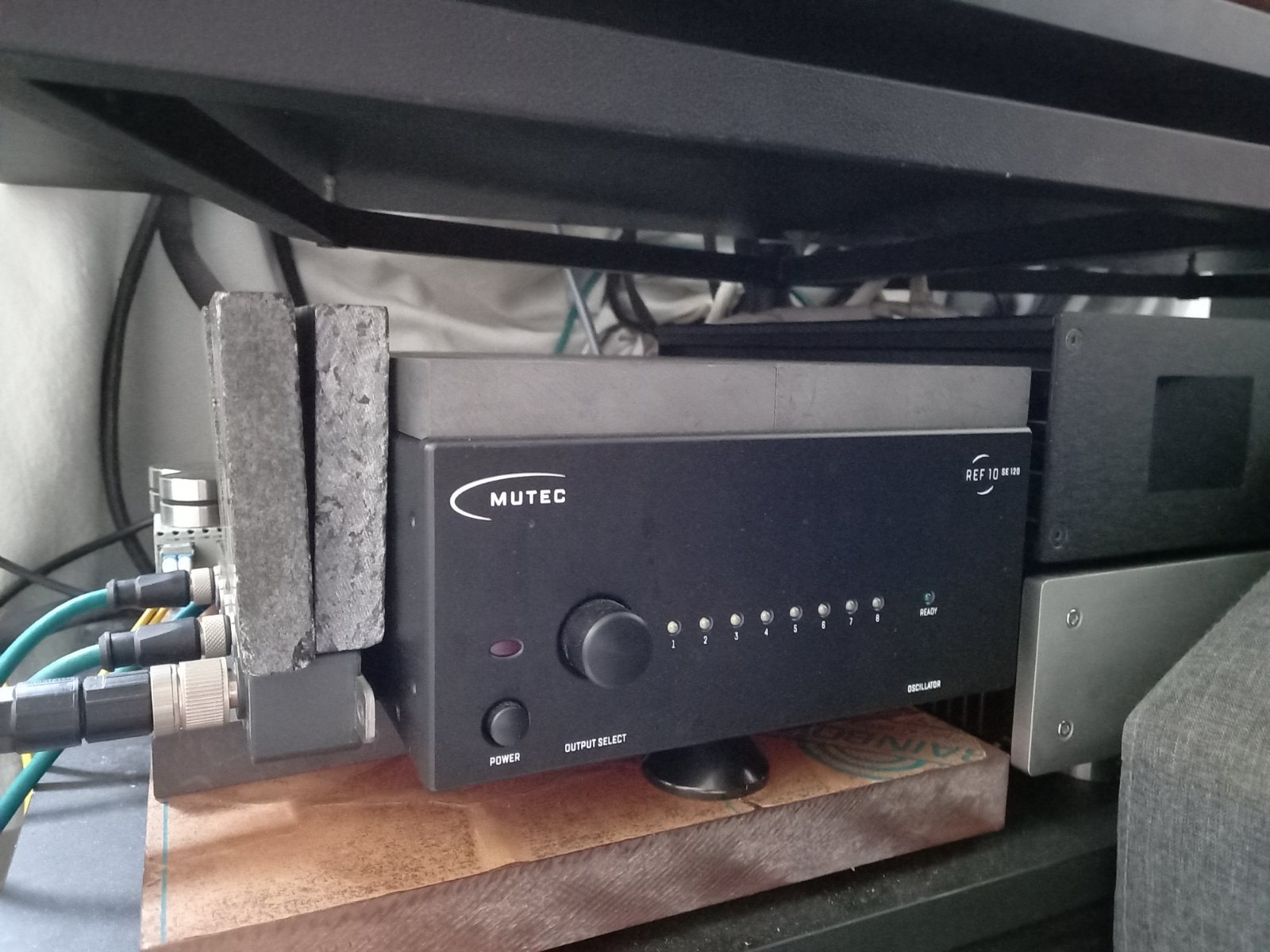 FS Mutec REF10 SE120 10 MHz reference clock generator ﻿ Stereo, Home