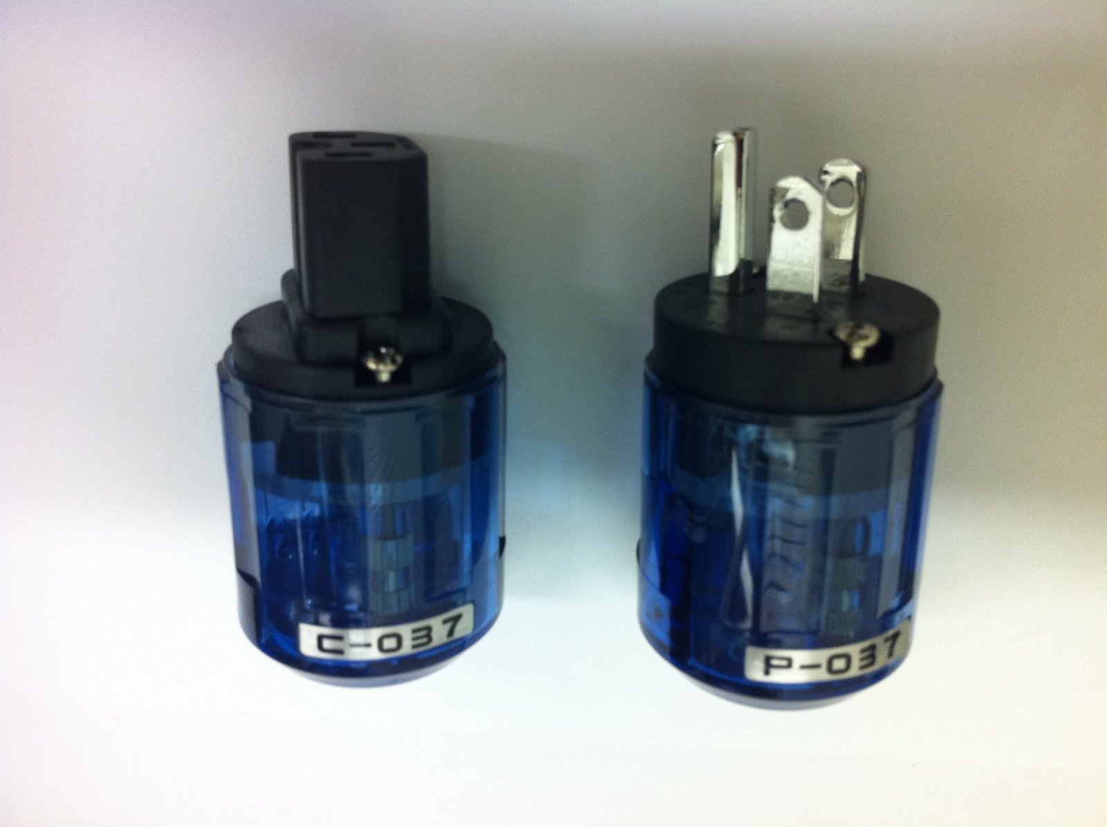 Oyaide Rhodium PO37 US AC Power Plugs (2) & C037 IEC plug ﻿ HiFi
