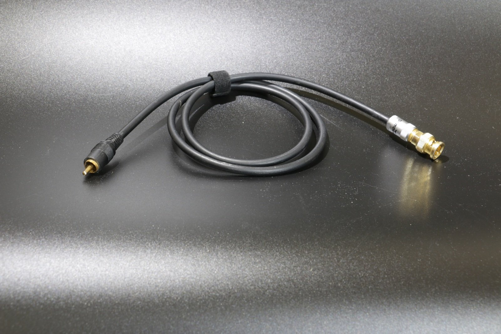 enoaudio Mogami 2964 Câble Numérique coaxial 75 Ohm | Canare Gold RCA – BNC | HiFi - 1,0 m